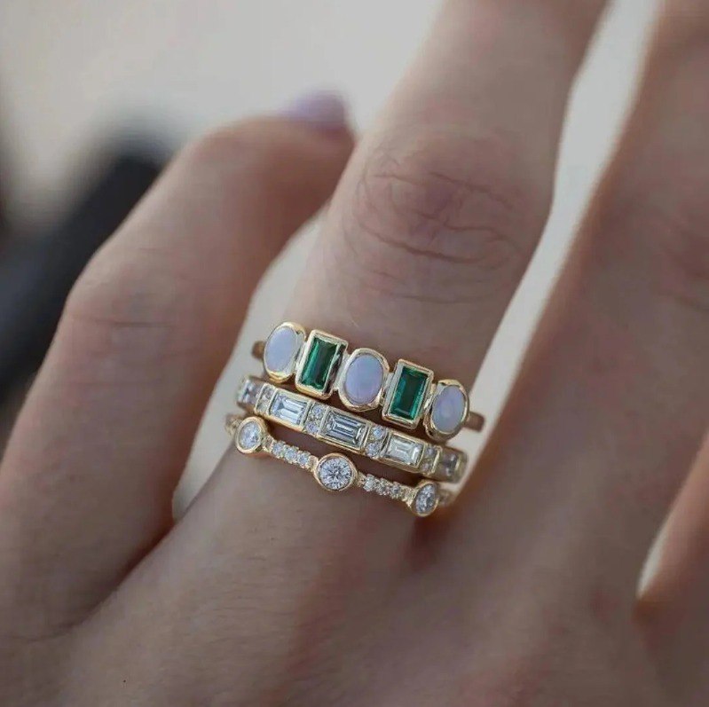 Bona - Ring with Sparkling Stones