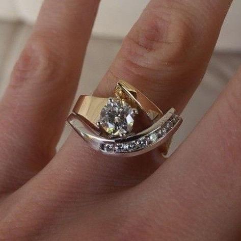 Irregular Vintage Ring with Gold and Silver Colors